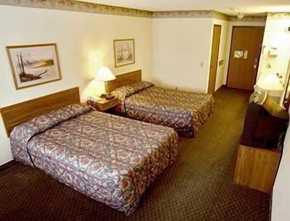 Lodi Valley Suites - photo 9