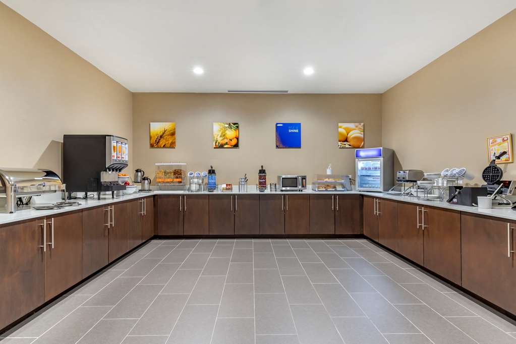 Comfort Suites San Antonio Ft. Sam Houston SAMMC Area - photo 30
