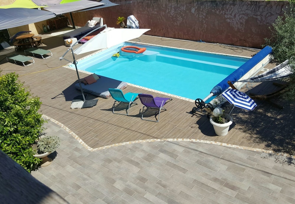 Elsabio in Arles, France