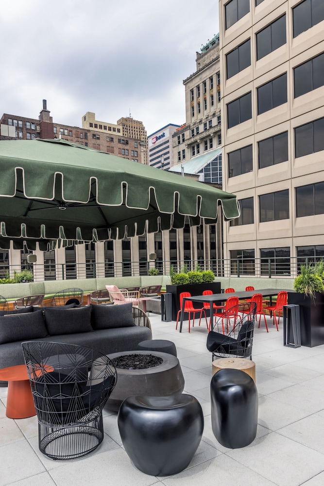 Moxy Cincinnati Downtown - photo 59