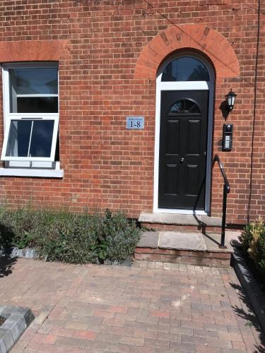1 Helena House Brownlow Road