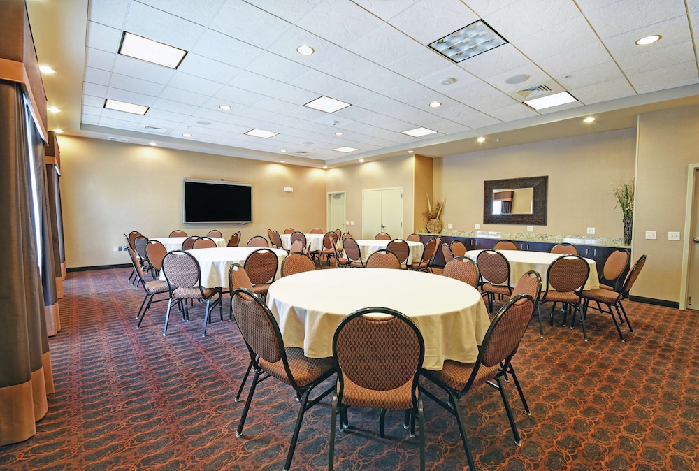 Hampton Inn Beloit - photo 45