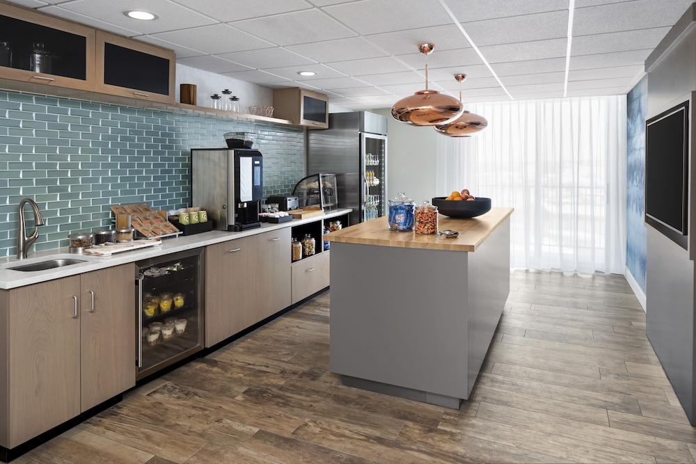 Delta Hotels by Marriott Green Bay - photo 31