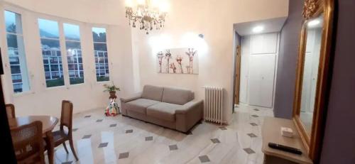 Elegant Lumineux Central 2pieces a 200m de la Mer in Menton, France
