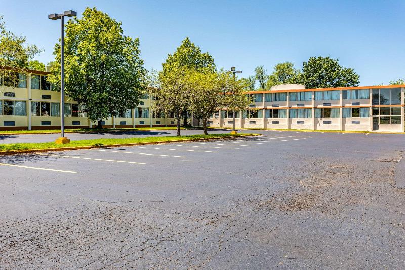 Suburban Extended Stay Hotel - photo 9