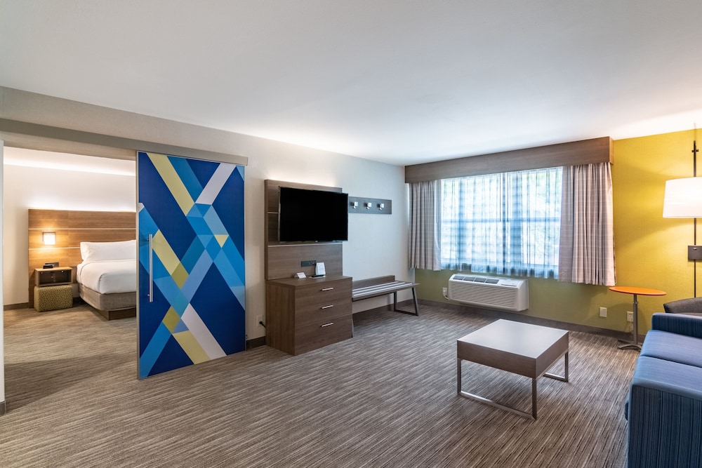Holiday Inn Express & Suites Camarillo by IHG - photo 18