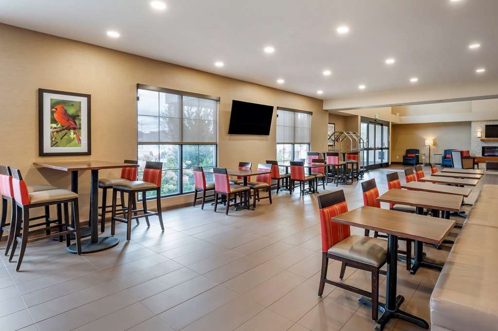 Comfort Suites Columbus Airport - photo 31