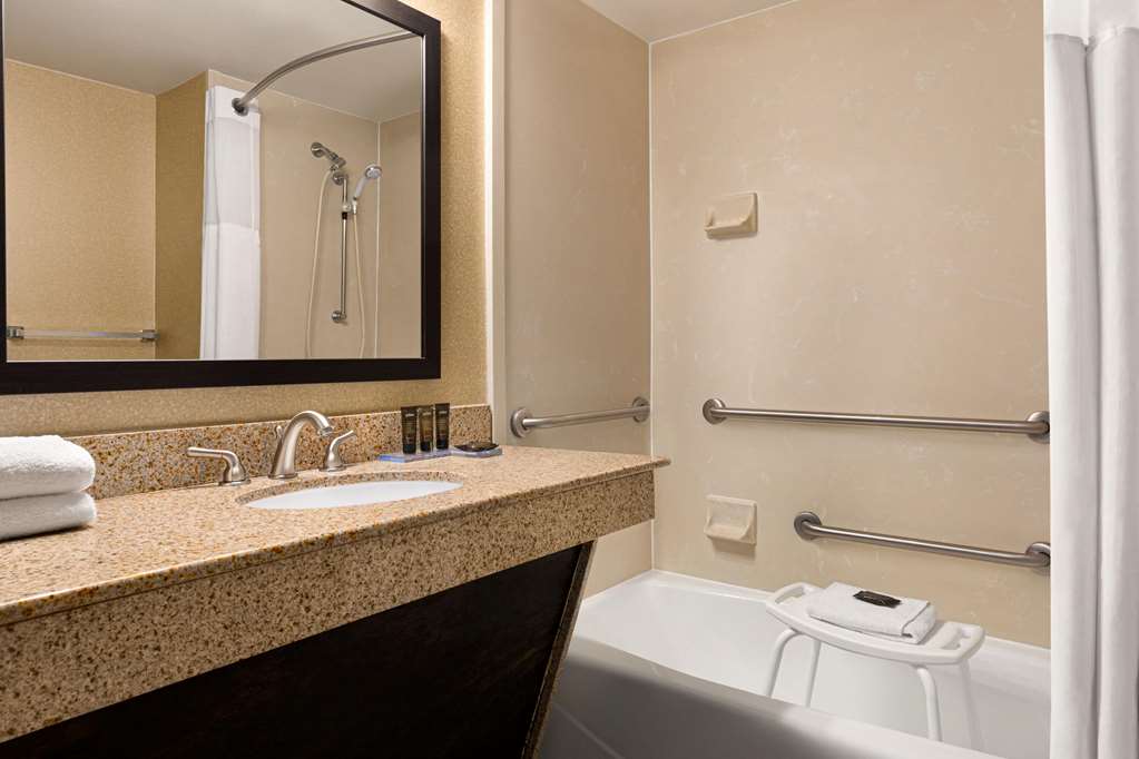 Wingate by Wyndham Wilmington - photo 12