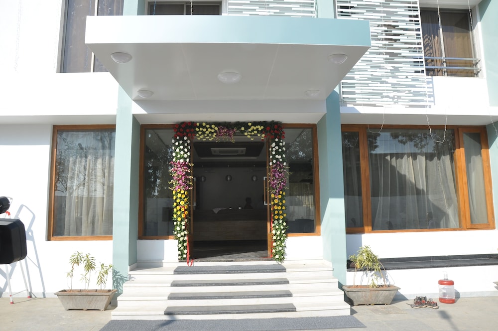 Hotel Grand 3d
