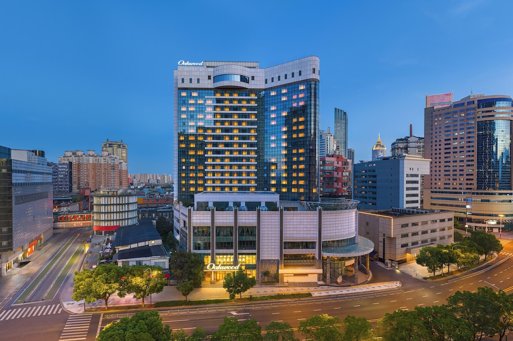 Oakwood Central Wuxi — 4-Star Luxury Hotel in Wuxi, People's Republic of China