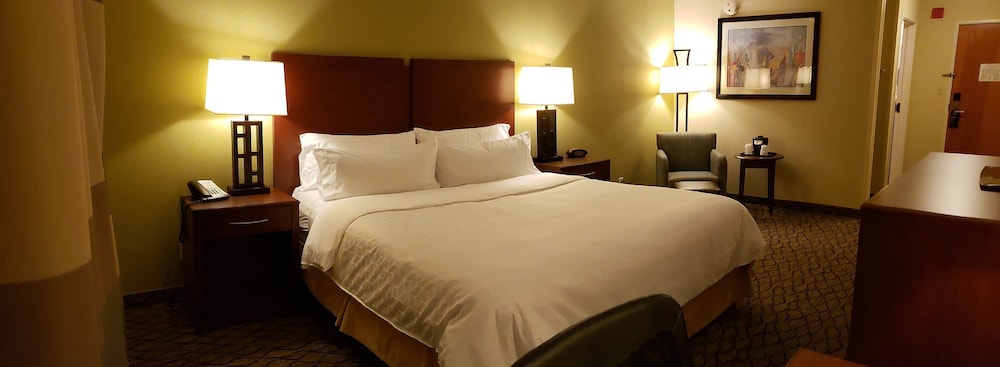 Holiday Inn Express & Suites Lancaster by IHG - photo 15