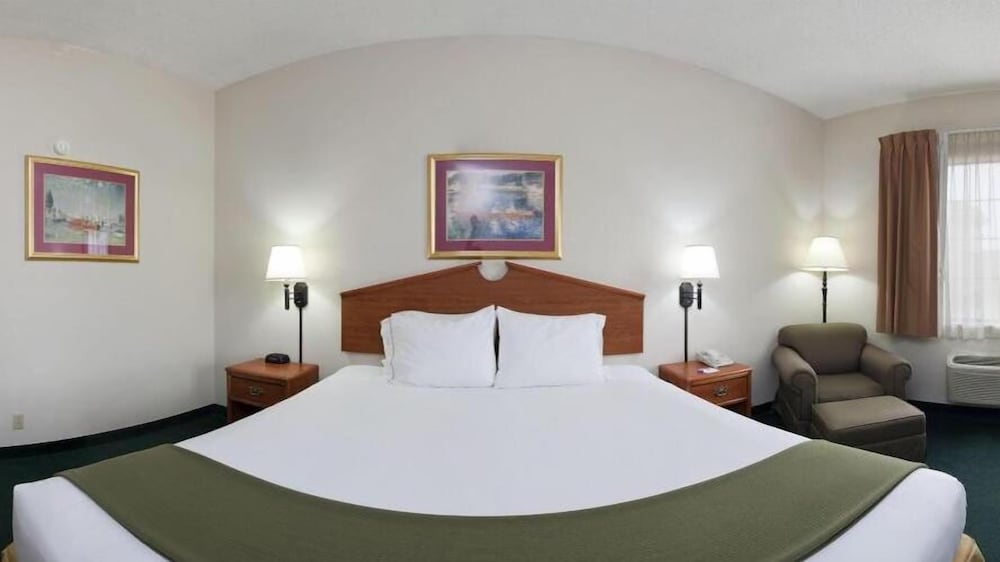 Holiday Inn Express & Suites Vinita by IHG - photo 4