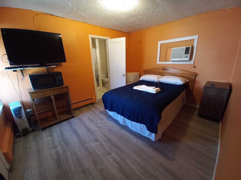 Pillow Talk Motel - photo 26
