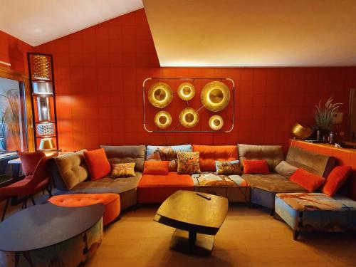 06v Beautiful Villa with SPA Pool And Tennis — 4-Star Luxury Hotel in Biot, France