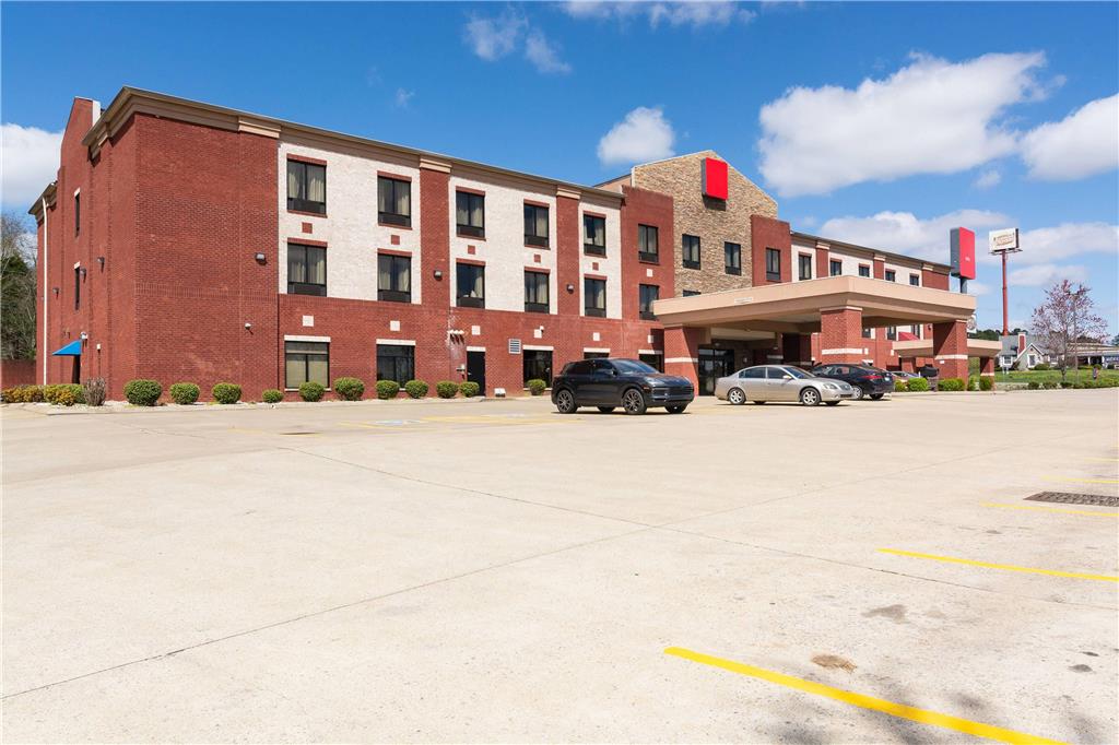 Portland Inn & Suites Portland TN in Portland, United States