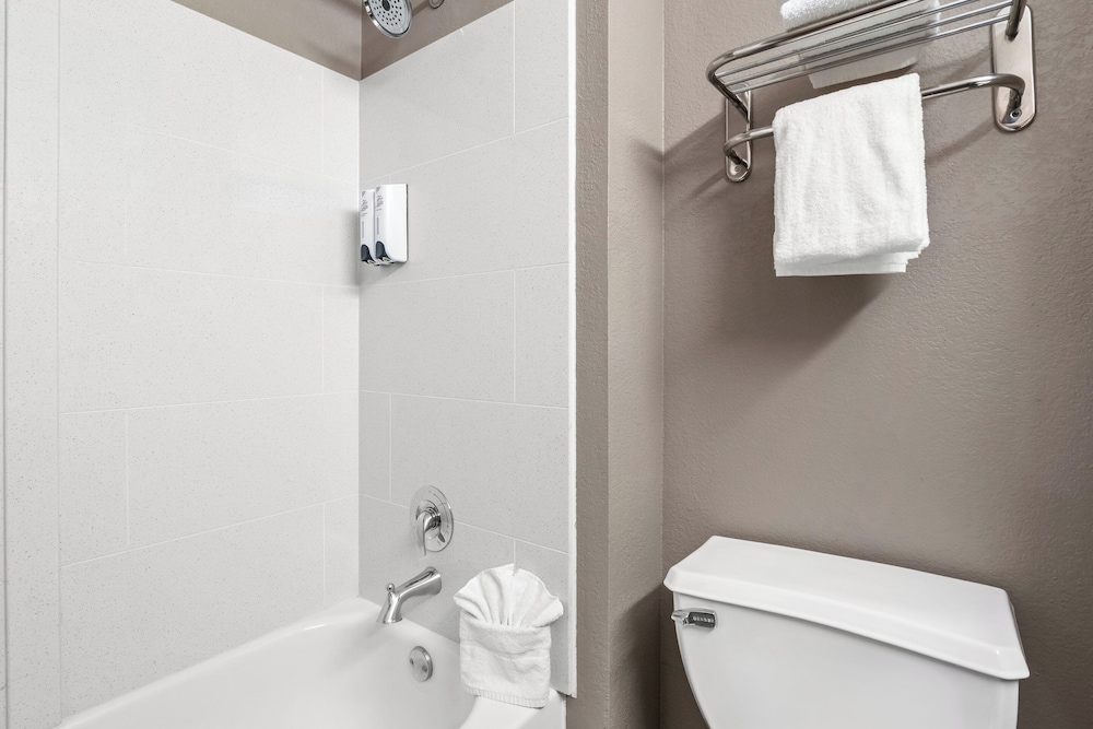 Red Roof Inn Southfield - photo 28