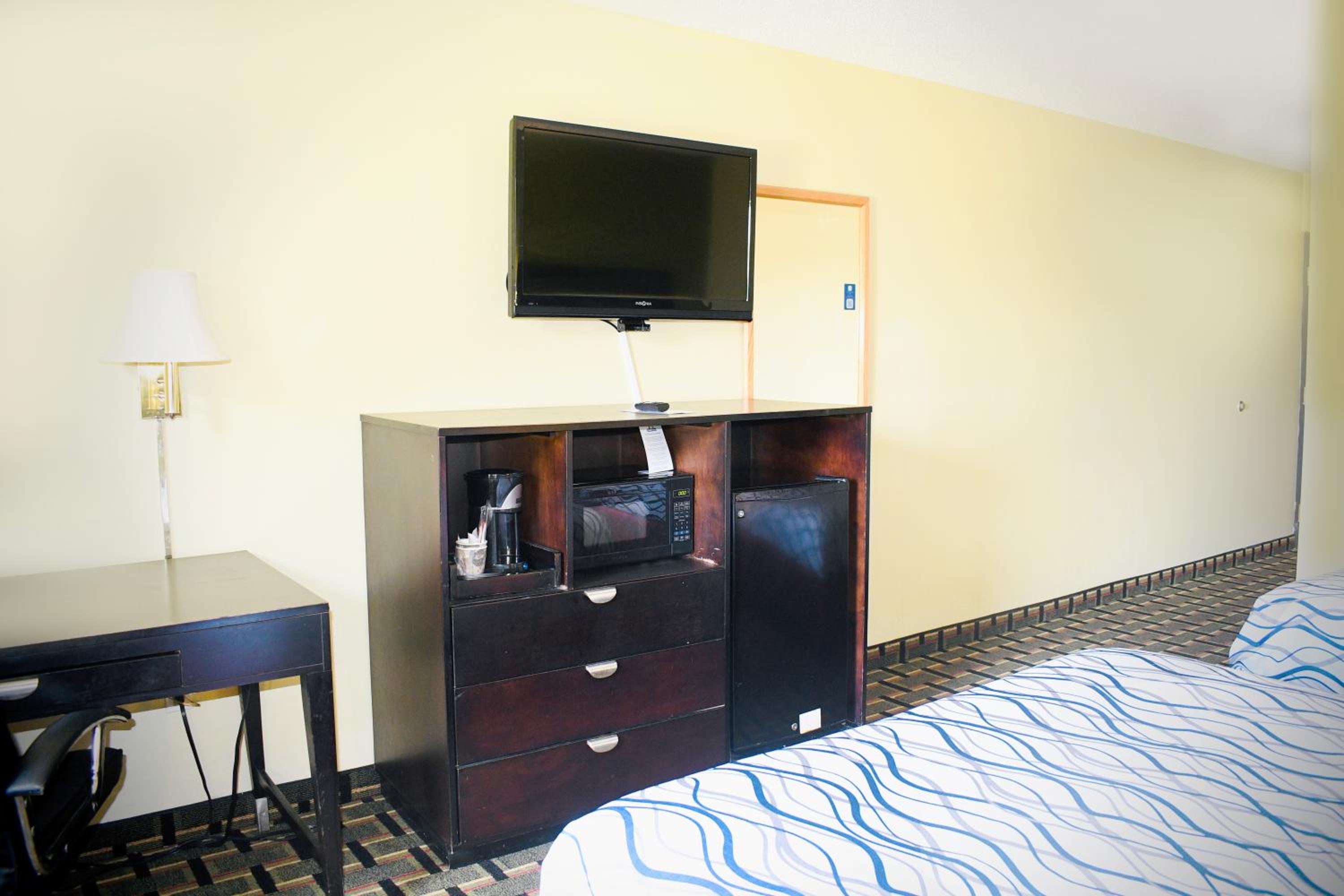 Days Inn by Wyndham Park City Kansas - photo 22