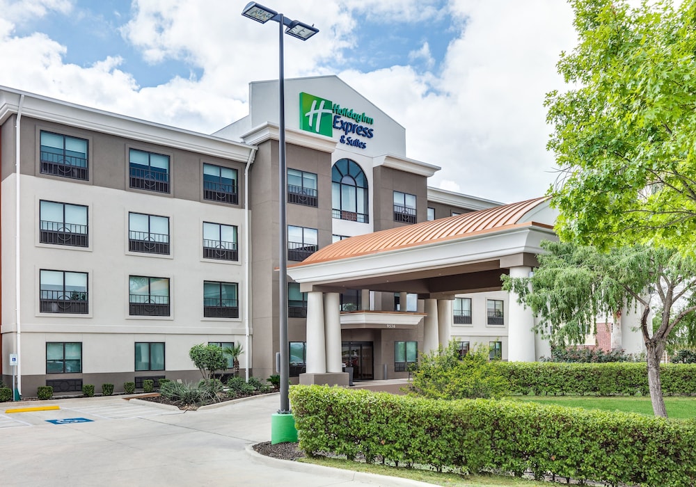 Holiday Inn Express and Suites San Antonio NW near - photo 52