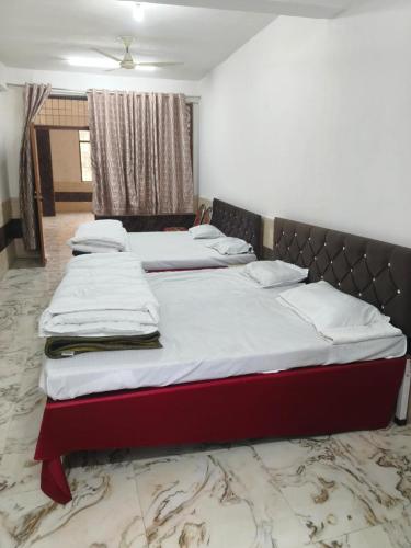 Hotel mahakumbh Nearest Arail Ghat