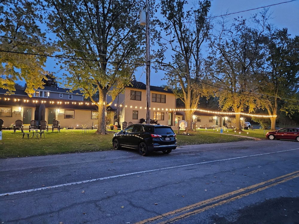 Riverside Motel - photo 108