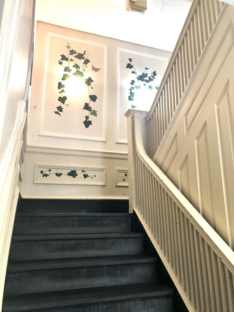 Windsor Inn Hotel - photo 22
