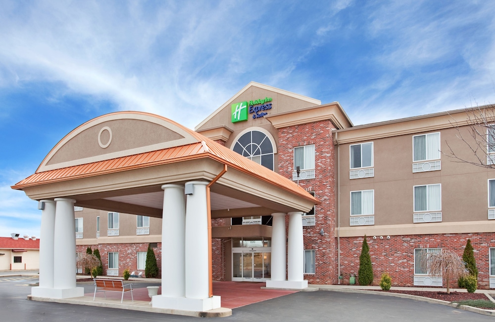 Holiday Inn Express & Suites Farmington by IHG - carbon neutral hotel in Farmington