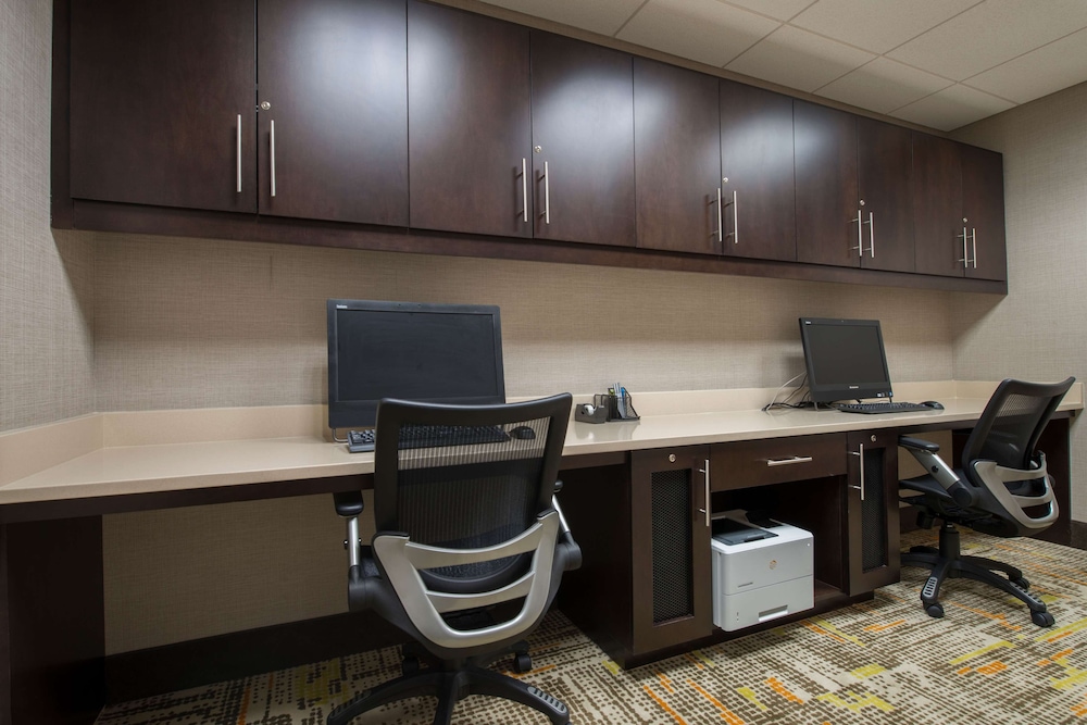 Hampton Inn Waynesboro - photo 34