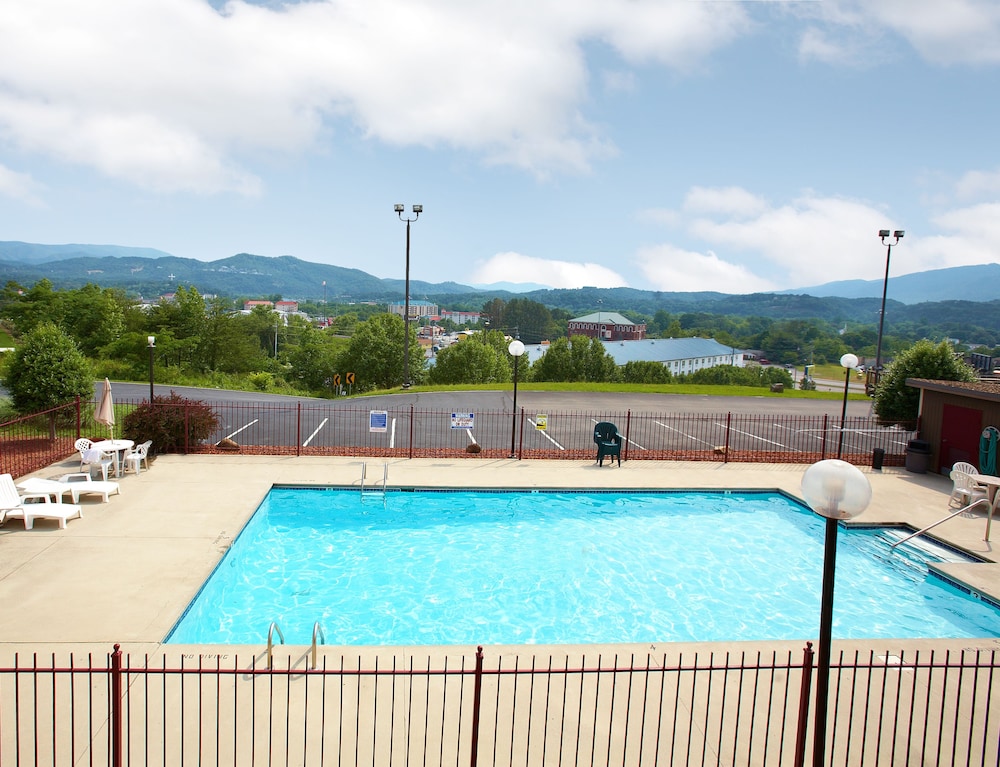 Hotel Pigeon Forge - photo 21
