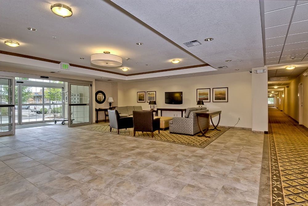 Candlewood Suites Burlington South by IHG - photo 25