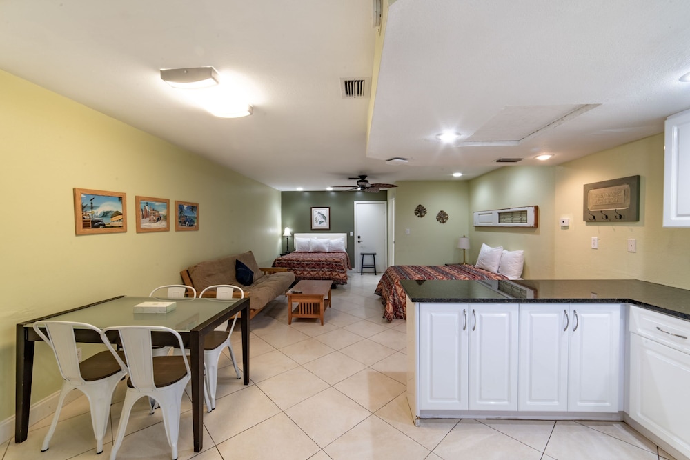 Captain's Table Hotel - photo 106