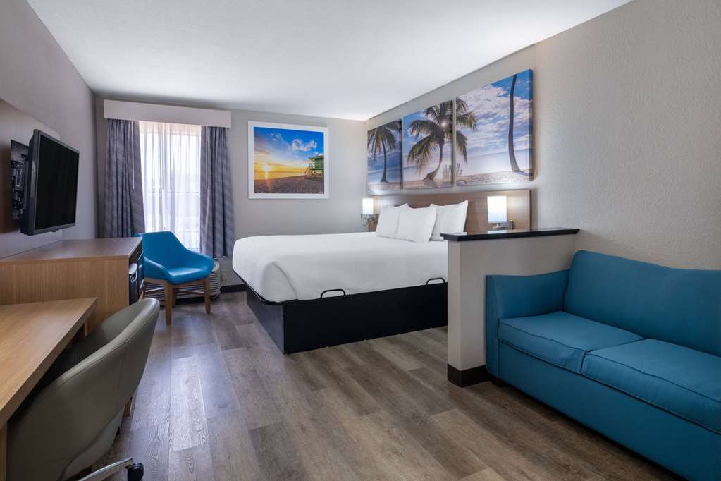 Days Inn & Suites by Wyndham Commerce - photo 27