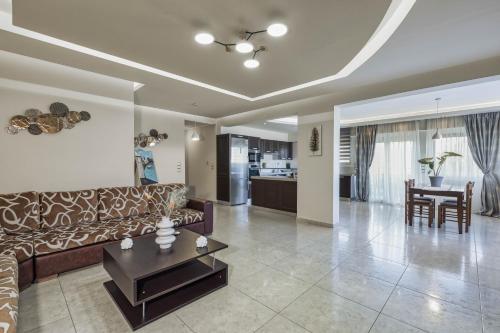 SunBeam Evia Apartment — 4-Star Luxury Hotel in Amarynthos, Greece