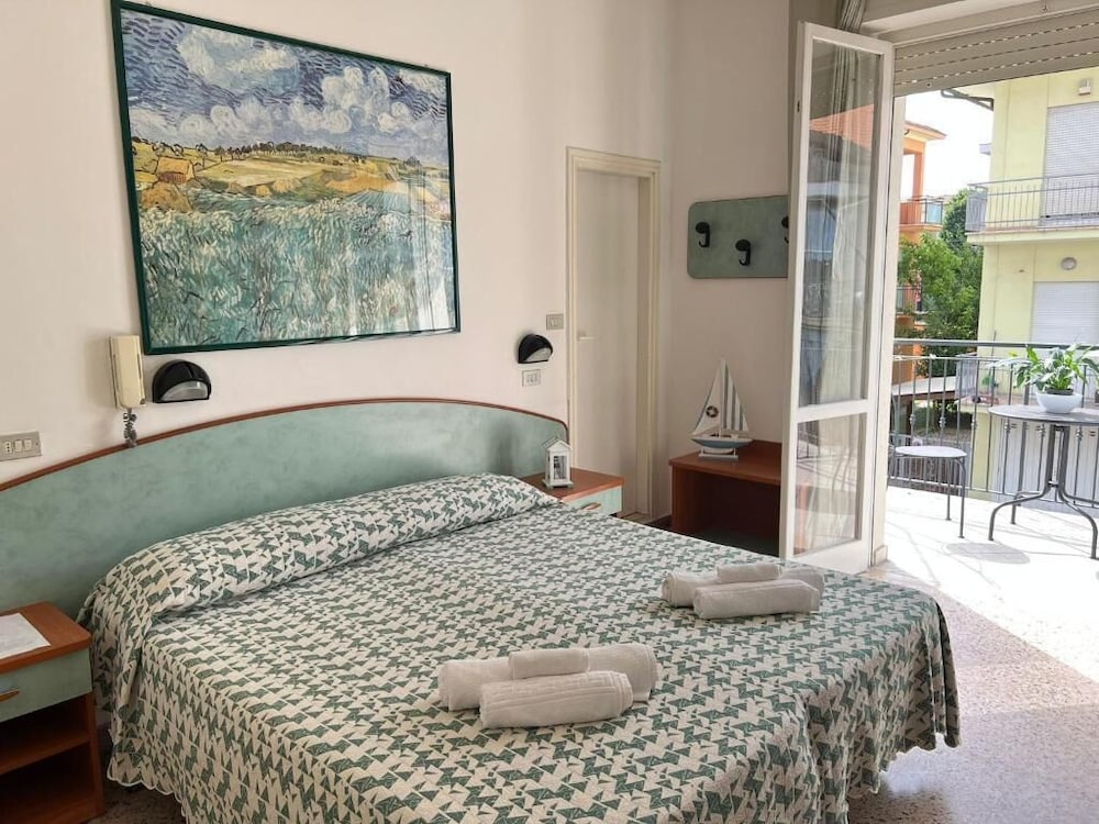Hotel Blue Sky - last minute hotel in Rimini