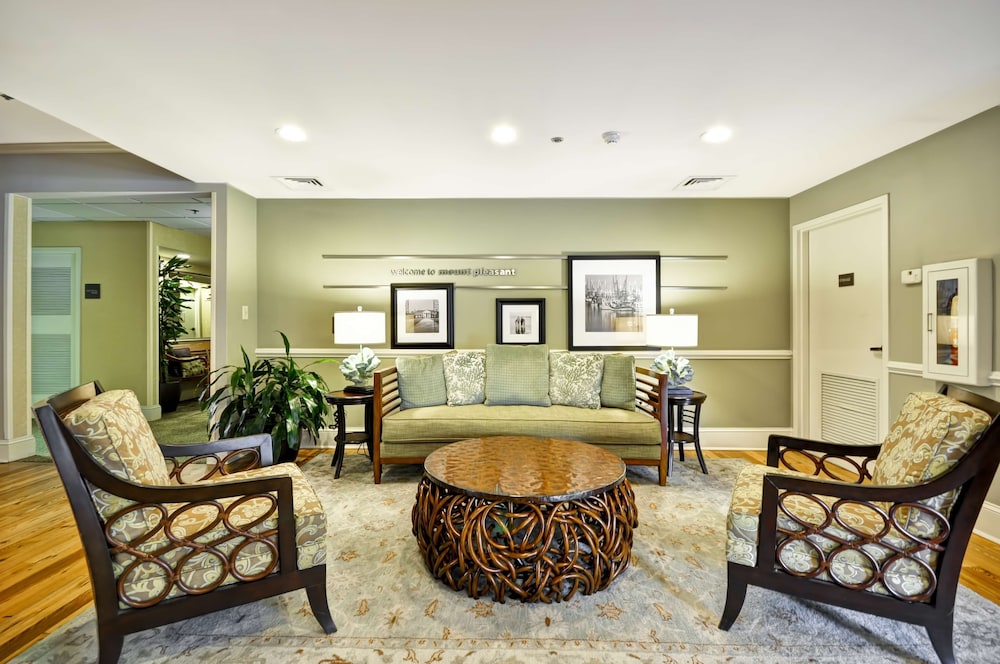 Hampton Inn & Suites Charleston Mt. Pleasant Isle Of Palms - photo 3