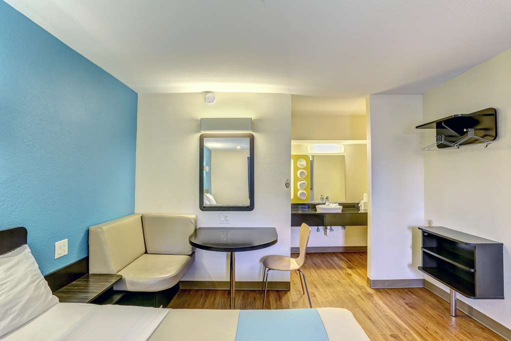 Motel 6 Dickson TN - photo 6