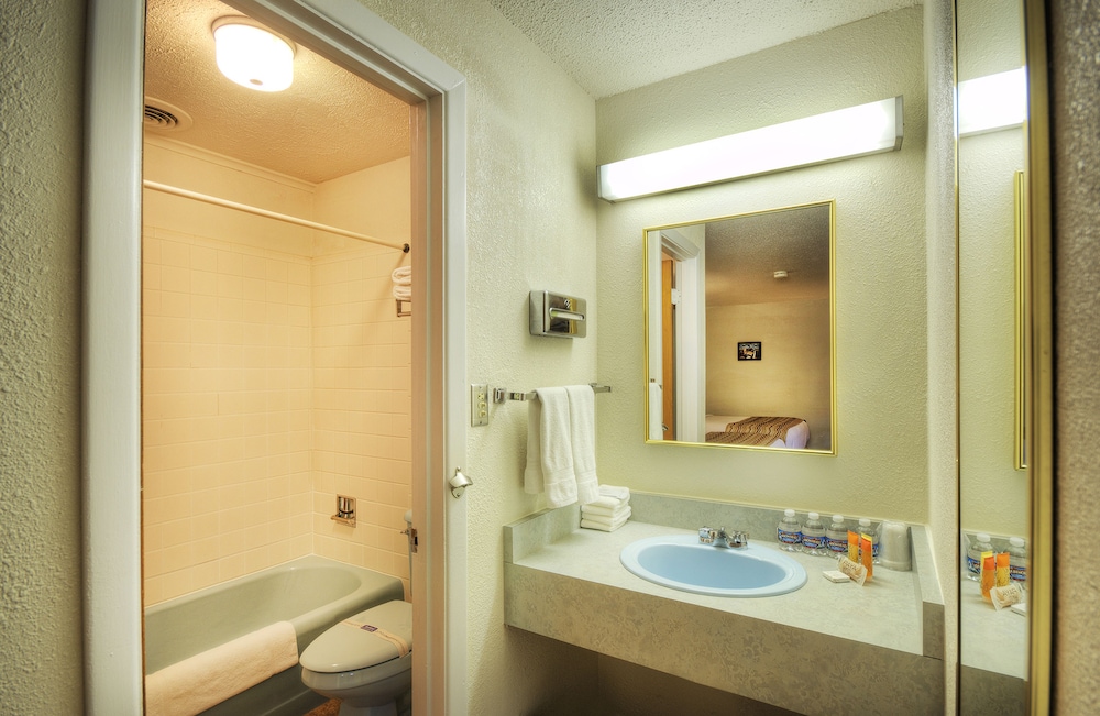 Roadrunner Lodge - photo 20
