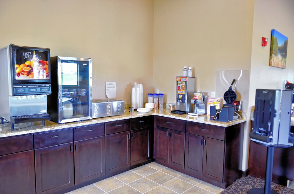 Cobblestone Inn & Suites Monticello - photo 25