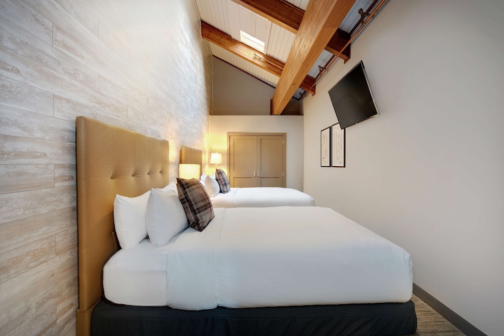 Highline Vail a DoubleTree by Hilton - photo 25