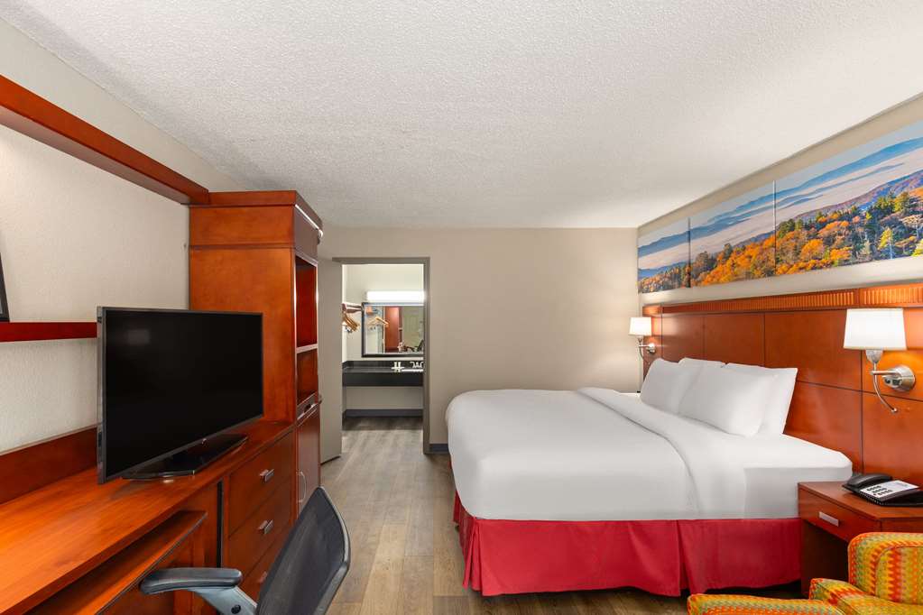Days Inn by Wyndham Knoxville East - photo 20