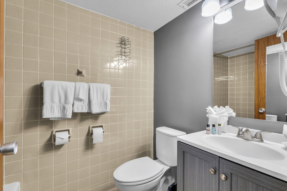 Eastlake Suites Hotel & Conference Center By OYO Urbana - photo 85