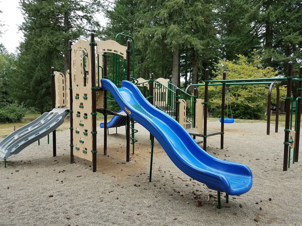 Paradise RV Campground - photo 20