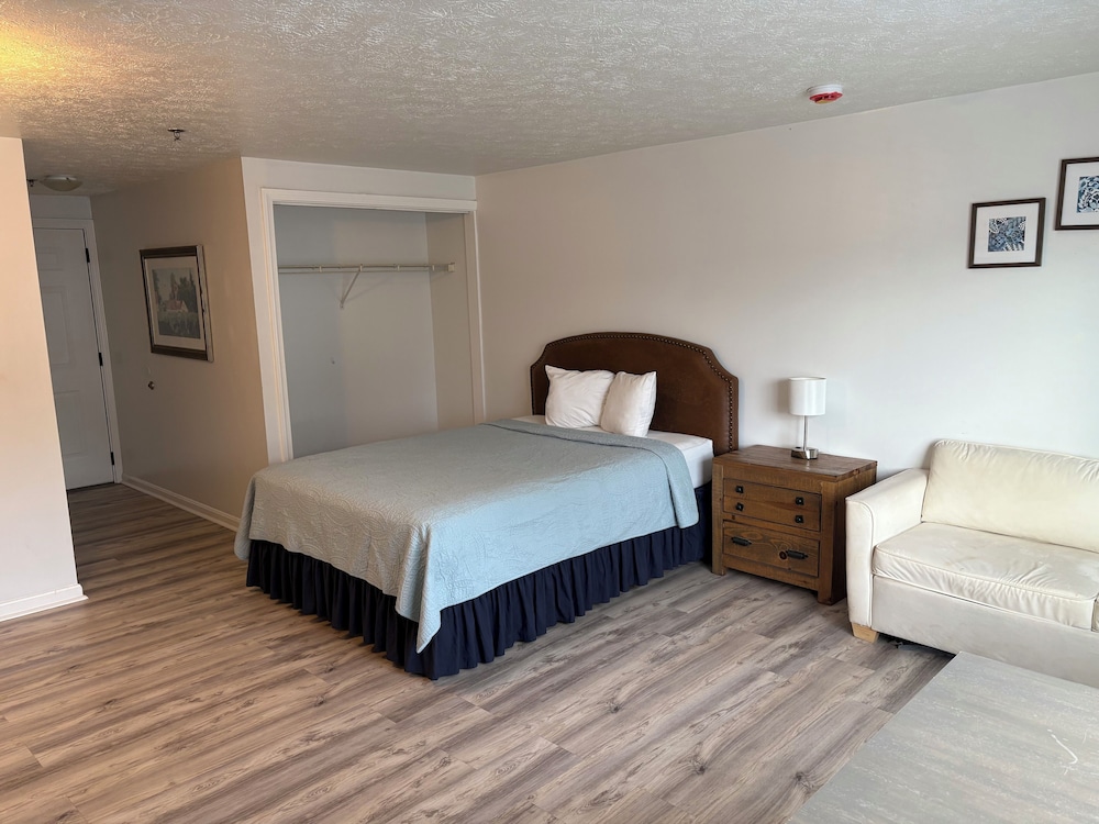 Grand Beach Inn - photo 30