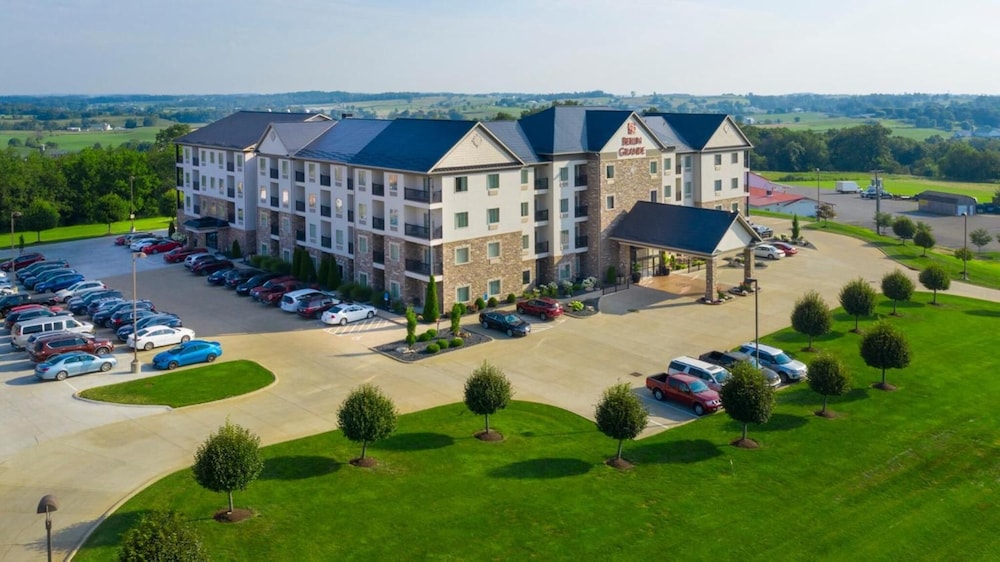 Berlin Grande Hotel — hotel in Millersburg