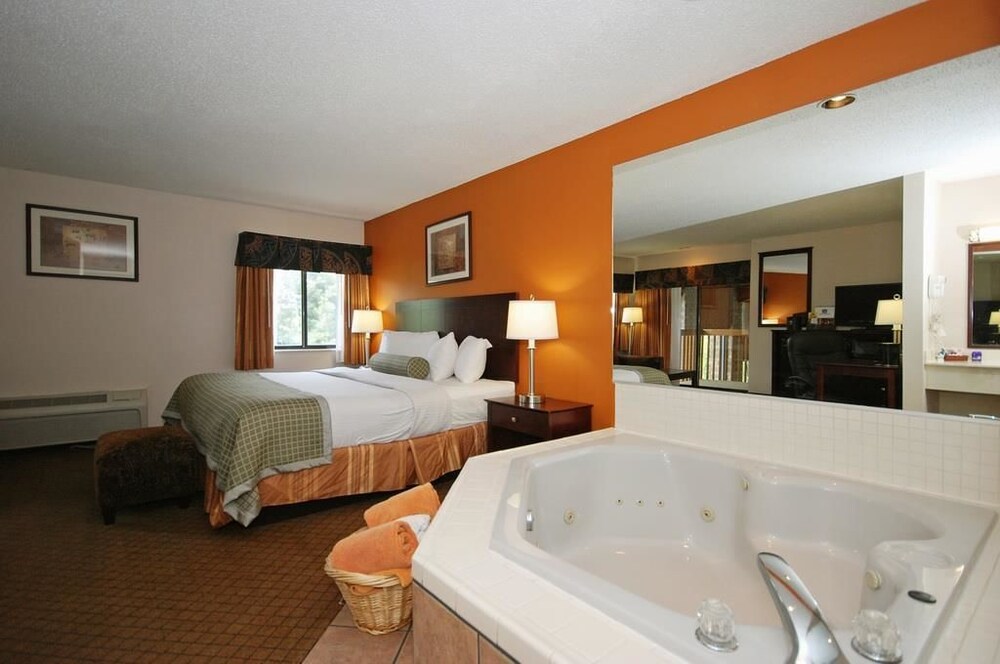 Baymont by Wyndham Delaware - photo 7