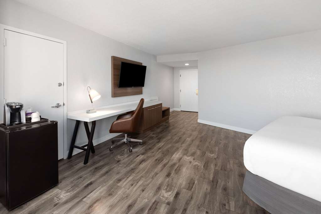 Wyndham Garden Norfolk Downtown - photo 19