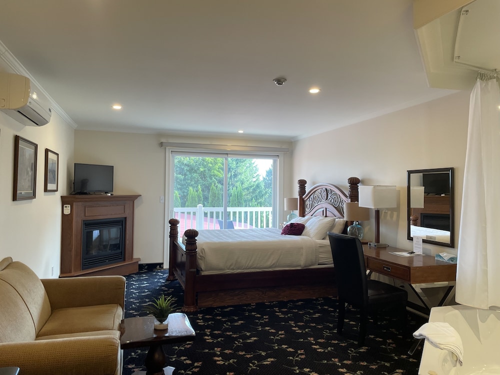 Hessenland Inn & Schatz Winery — Bluewater — photo 5
