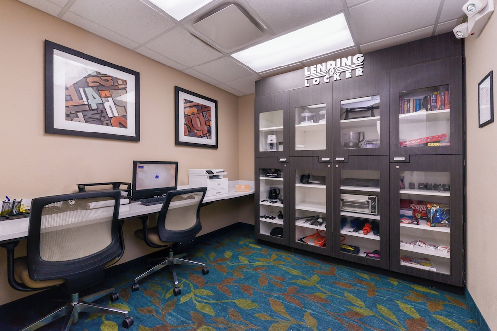 Candlewood Suites Paducah by IHG - photo 60