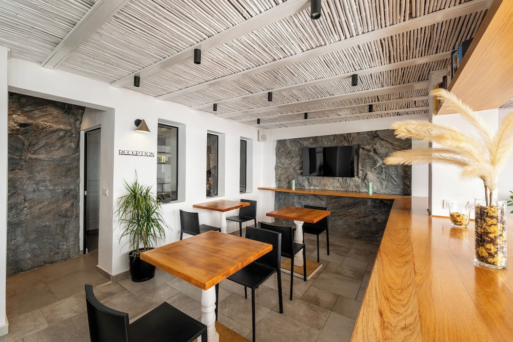 Amaze Suites — Fira — photo 4