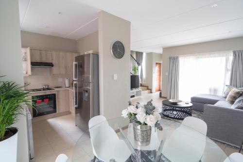 Lalata House — 4-Star Luxury Hotel in Randburg, South Africa