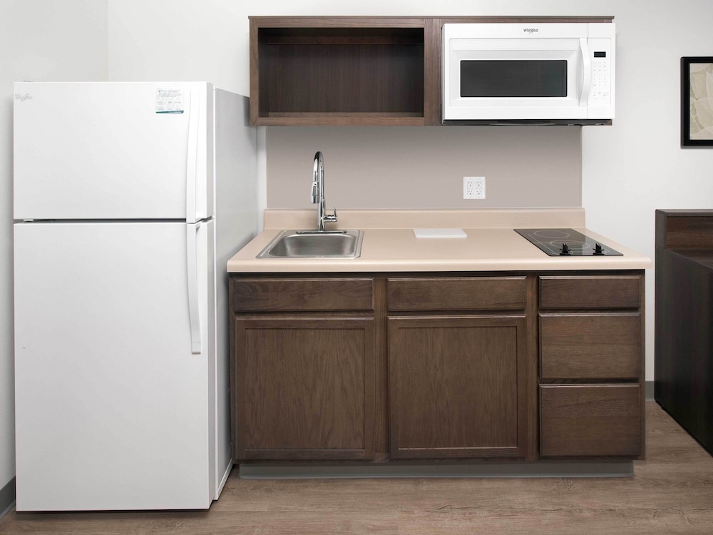 Candlewood Suites Pecos by IHG - photo 3